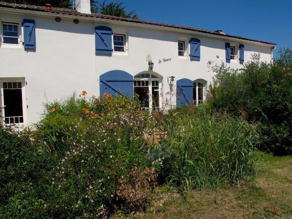 La Claverie Sainte-Radegonde-des-Noyers Exterior photo